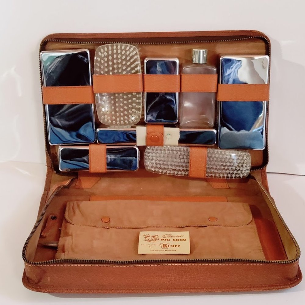 Vintage 1950’s Rumpp Women's Travel Case Kit Leather Zip Up Toiletry Set